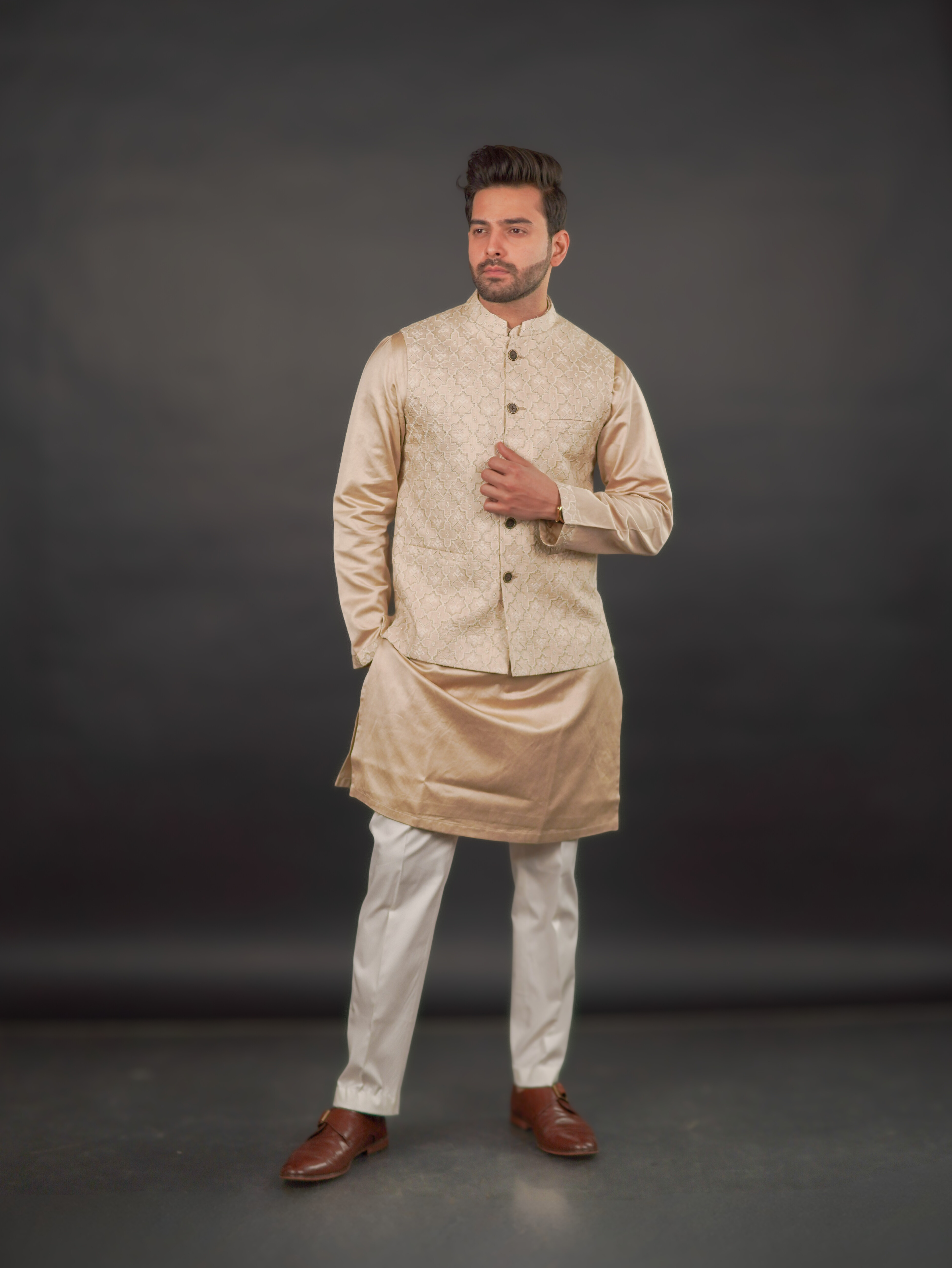 Ivory Textured Bundi Jacket & Kurta Set