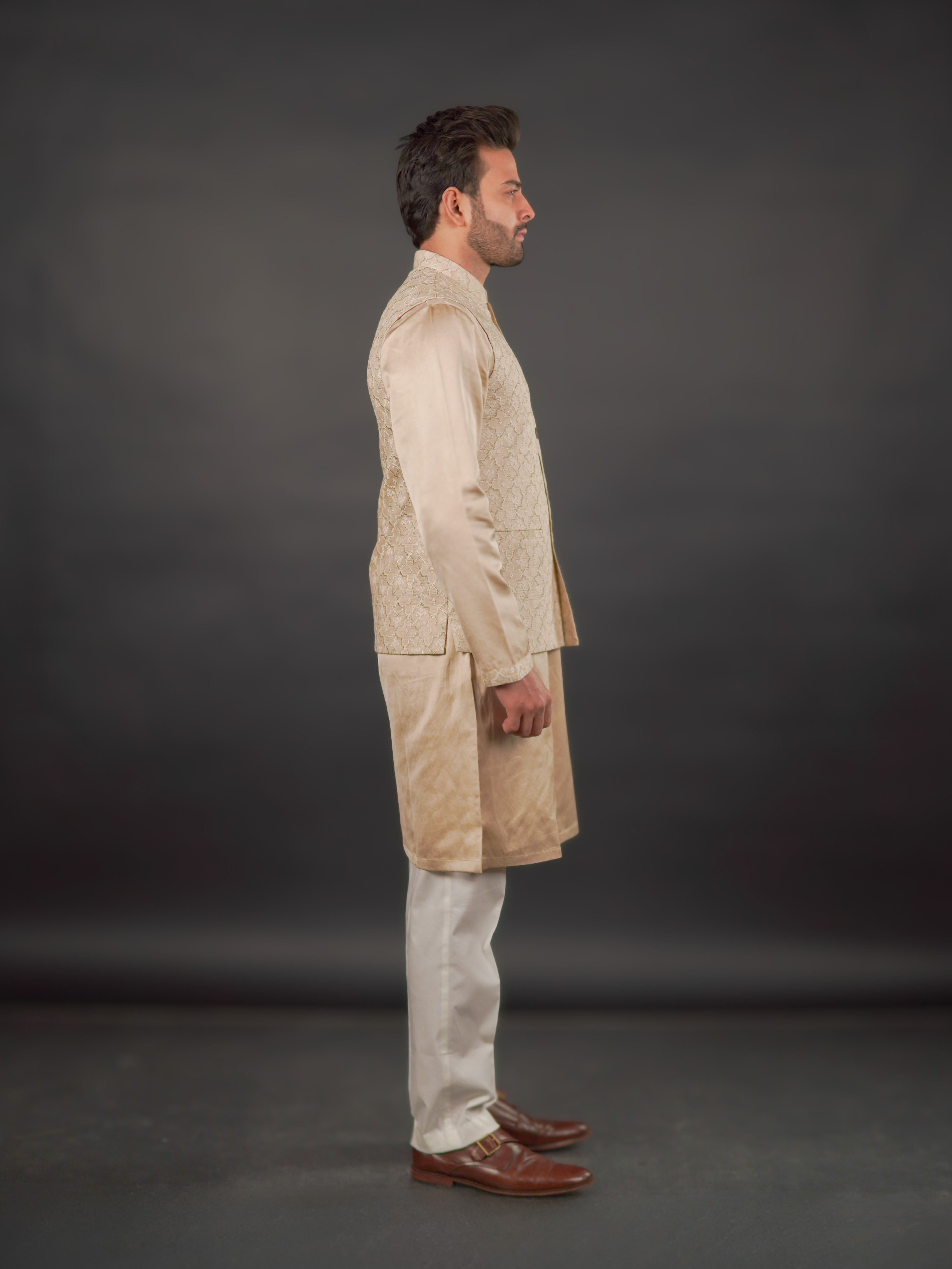Ivory Textured Bundi Jacket & Kurta Set