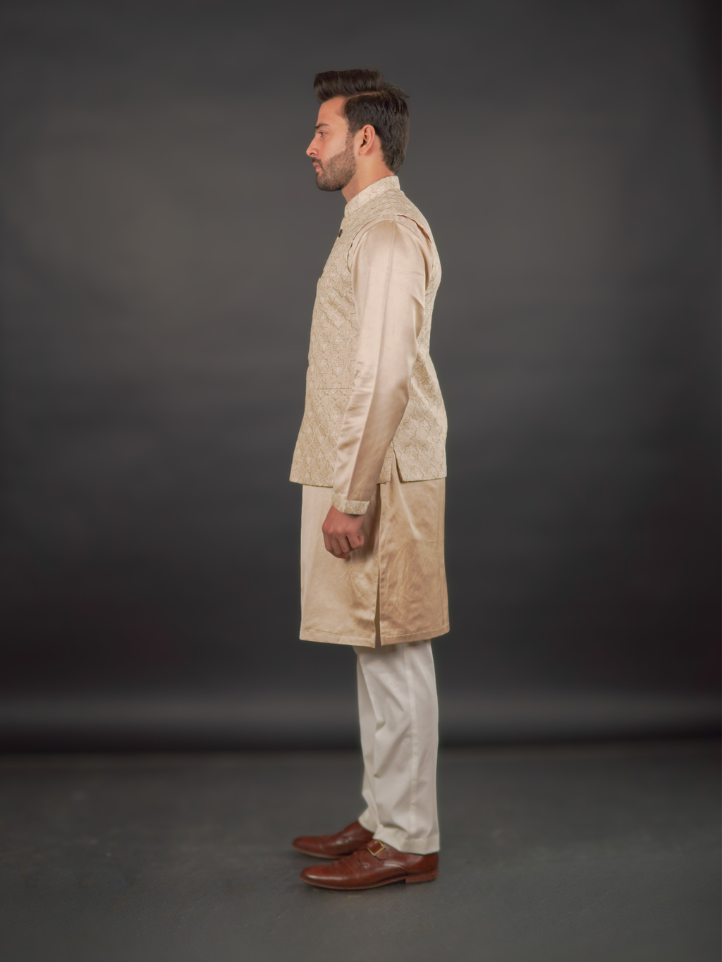 Ivory Textured Bundi Jacket & Kurta Set