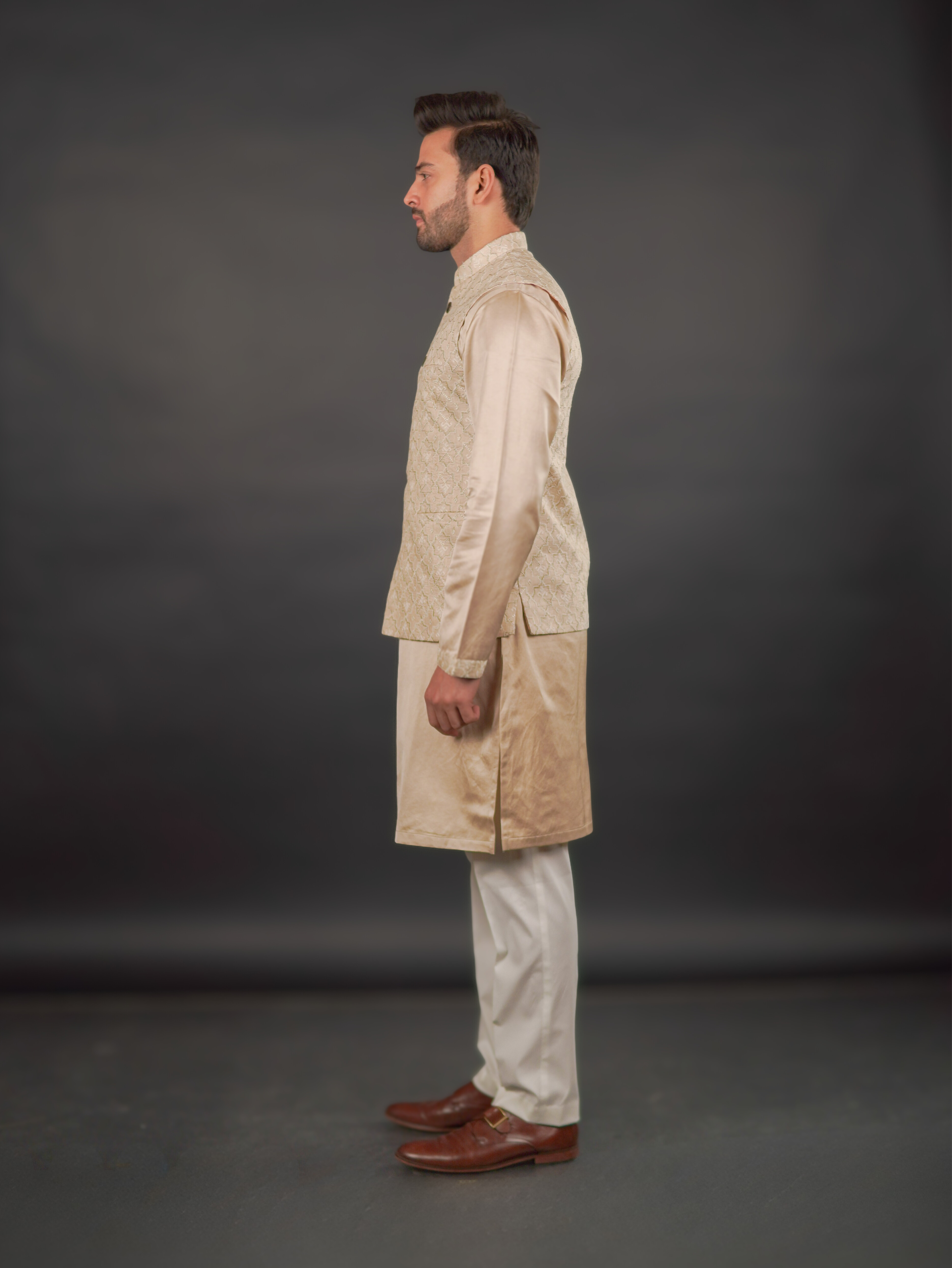 Ivory Textured Bundi Jacket & Kurta Set